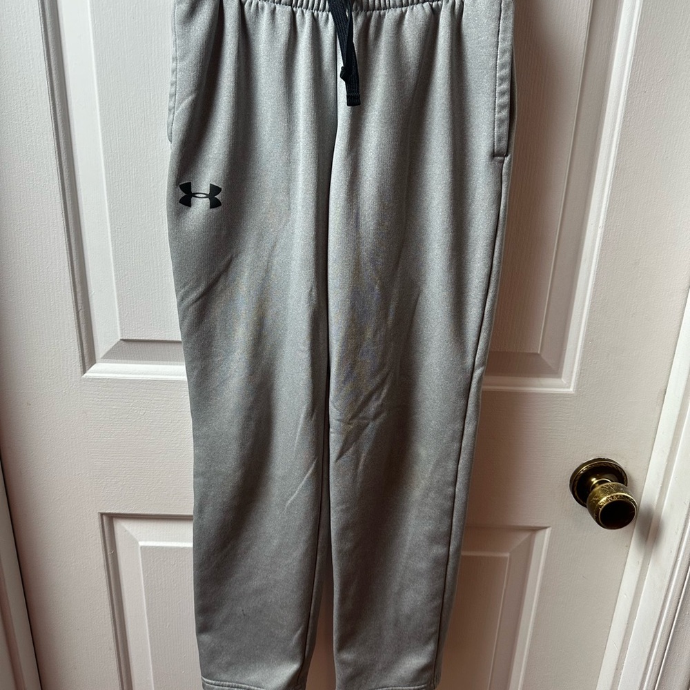 Under Armour ColdGear Boy’s Size Medium  Light Gray pants